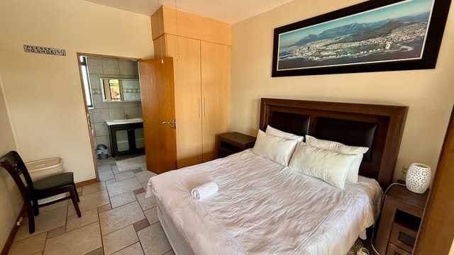 To Let 5 Bedroom Property for Rent in Sunset Beach Western Cape